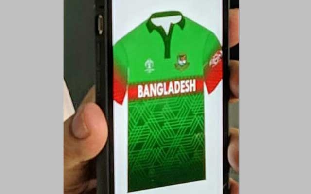সমালোচনার পর বিশ্বকাপের সবুজ জার্সিতে লাল রঙ 