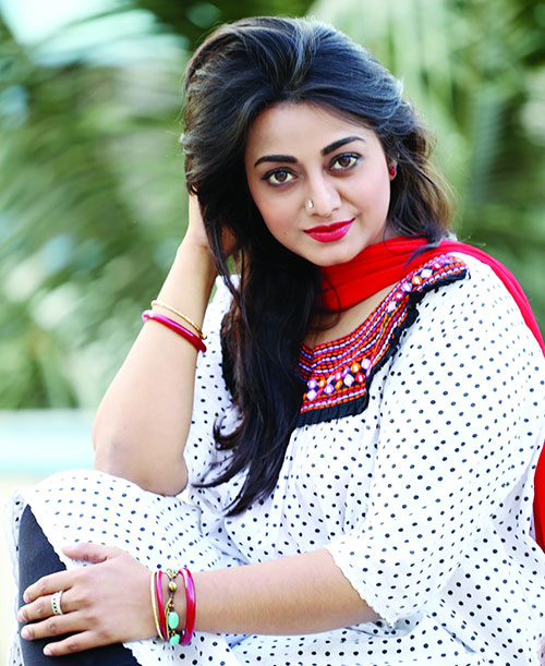 হানিমুন থেকে উধাও অর্ষা  
