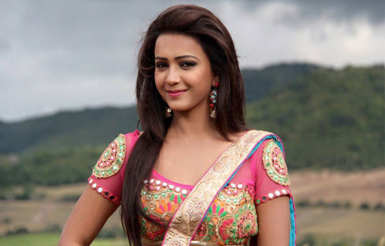 বালিতে ছুটি কাটাচ্ছেন কৌশানী 