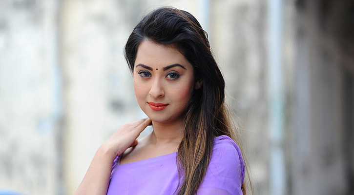 লন্ডন থেকে ফিরে নতুন কাজ শুরু করবেন বুবলী