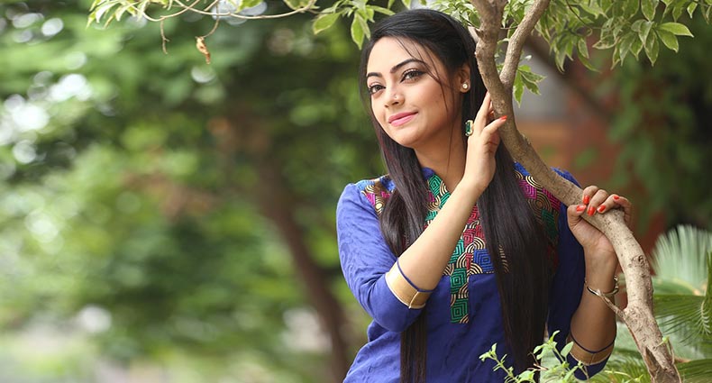 একটি অসহায় মেয়ের গল্পে ঈশানা