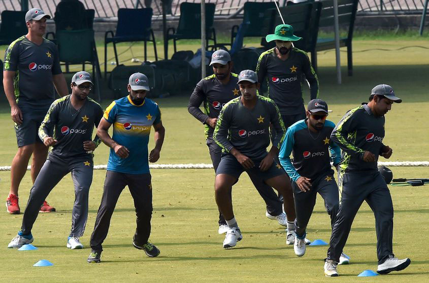পাকিস্তানের চোখ সেমিফাইনালে 