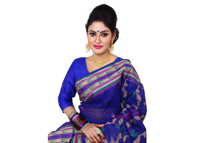 এবার বিজ্ঞাপনে মডেল মৌ খান