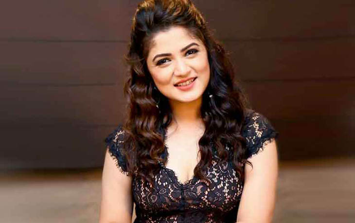 এবারই প্রথম টিভি সিরিয়ালে শ্রাবন্তী