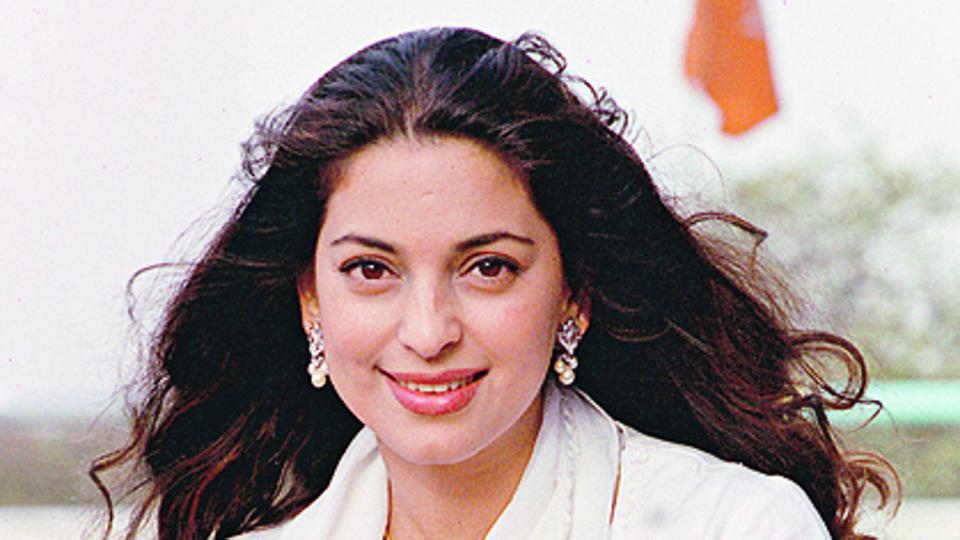 জুহি চাওলা নায়িকা হয়ে ফিরছেন 