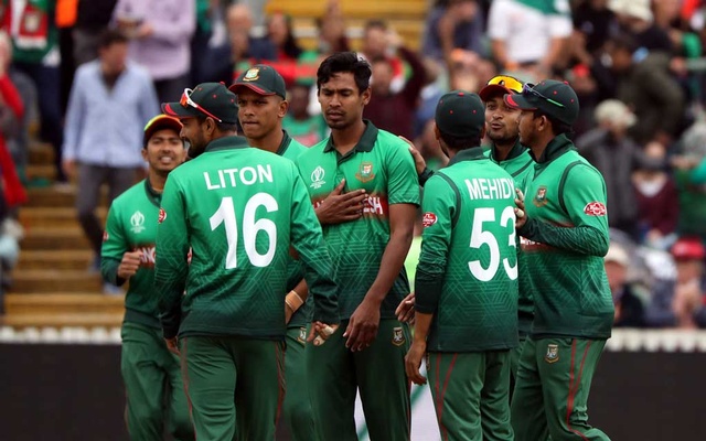 “রাসেল আমাকে দেখলে শাই ফিল করে” 