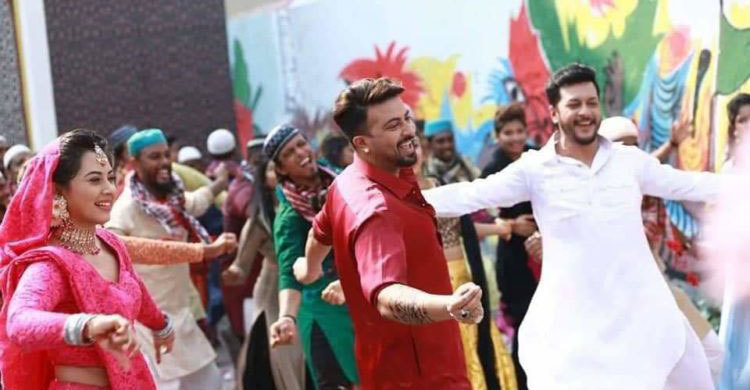 ঈদ মোবারক জানালেন শাকিব-বুবলী-ইমন