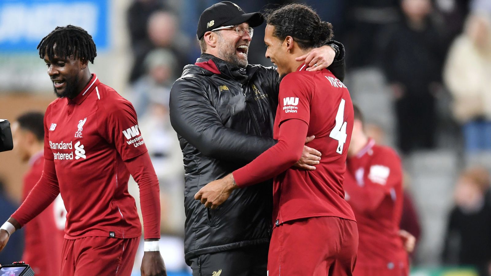 কষ্টার্জিত জয়ে তালিকার শীর্ষে ফিরেছে লিভারপুল, বোর্নমাউথে হারল টটেনহ্যাম