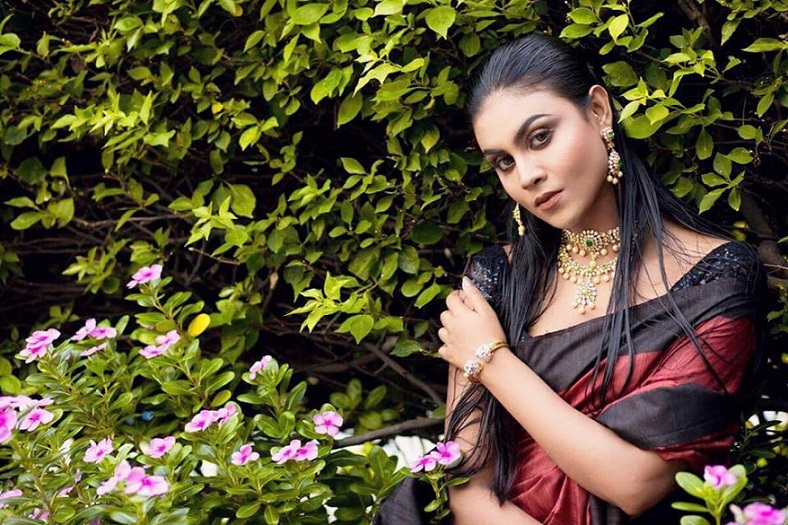 দারুণ খুশি মেঘলা!