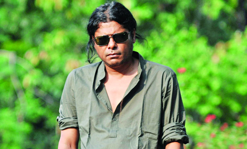 দেড় মাসের সফরে আমেরিকায় জেমস