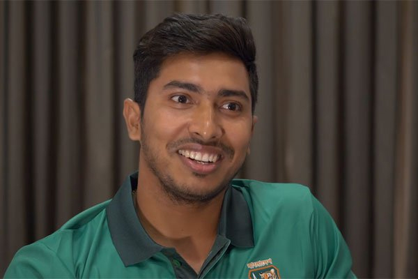 সতীর্থদের নিয়ে মজার তথ্য ফাঁস করলেন সৌম্য