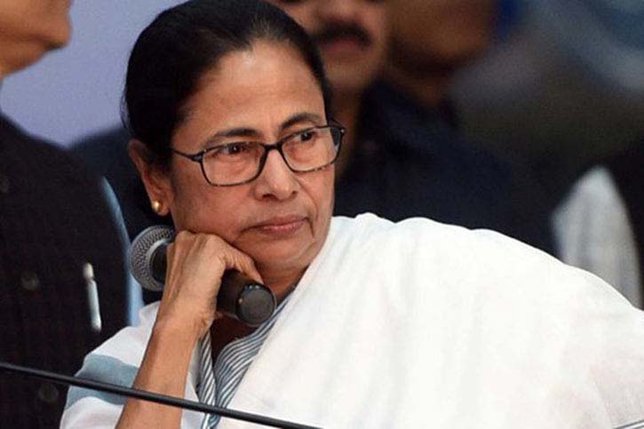 নির্বাচনে ভরাডুবির পর তিন ভাষায় কবিতা লিখলেন মমতা