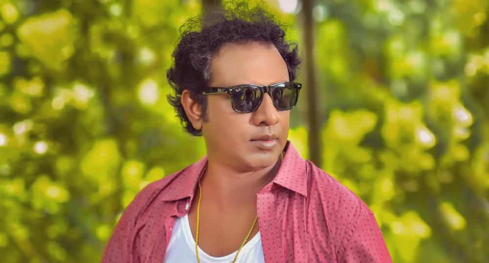 ৬৫০ টাকার জন্য প্রেমিকার সামনে অপমানিত মারজুক রাসেল