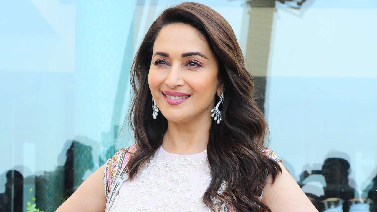 বাংলা সিনেমায় কাজ শুরু করছেন মাধুরী!