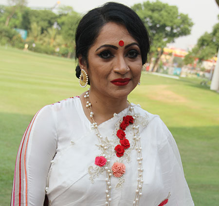 রহস্যময় রূপে তানিয়া