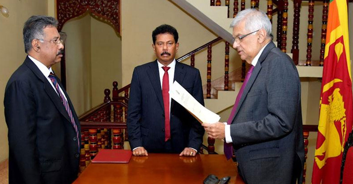 ভারপ্রাপ্ত প্রেসিডেন্ট হিসেবে শপথ নিলেন রনিল বিক্রমাসিংহে
