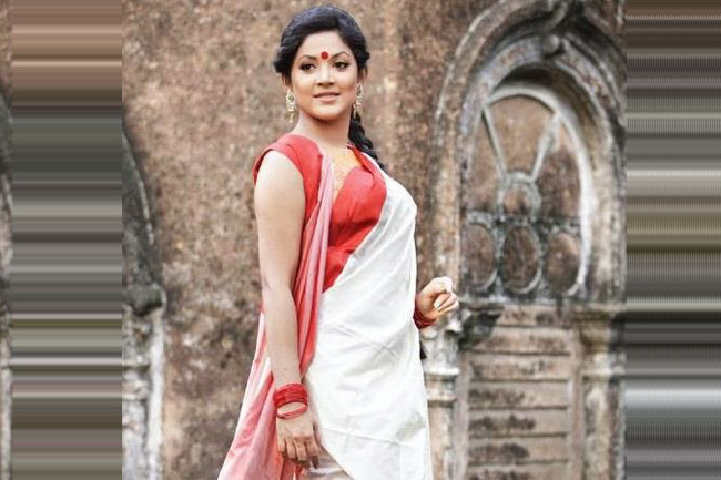 শিল্পী সংঘ নির্বাচনে উর্মিলা 
