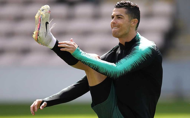রোনালদো আরও ৪ বছর এভাবে খেলে যাবে: পর্তুগাল কোচ