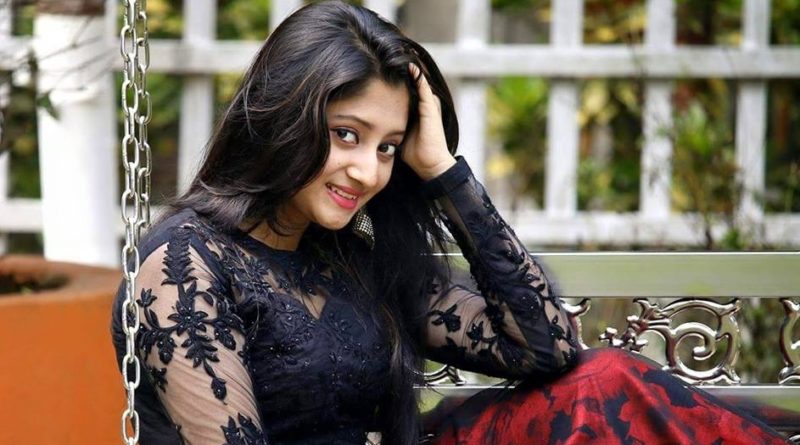 আম্মুর জেদে আজ অভিনয় শিল্পী