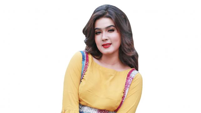 ছক কষে পথ চলছেন মাহী