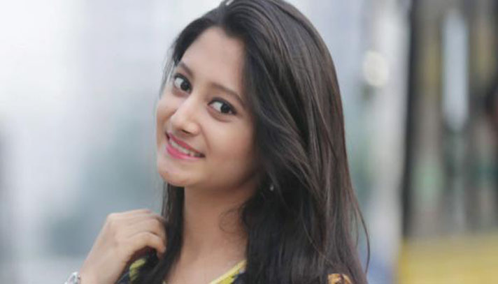 দুঃখ প্রকাশে করতে গিয়েও ভুল করলেন পুজা চেরী