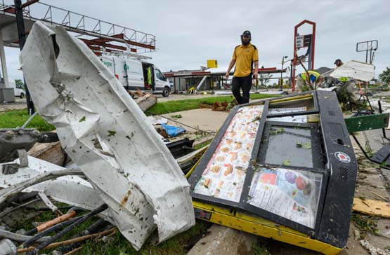 যুক্তরাষ্ট্রের মিজৌরি রাজ্যে টর্নেডোর আঘাতে ৩ জনের মৃত্যু