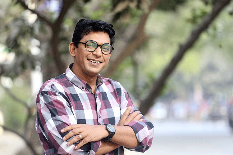 ভক্তদের ফোন কলের অপেক্ষায় চঞ্চল চৌধুরী!