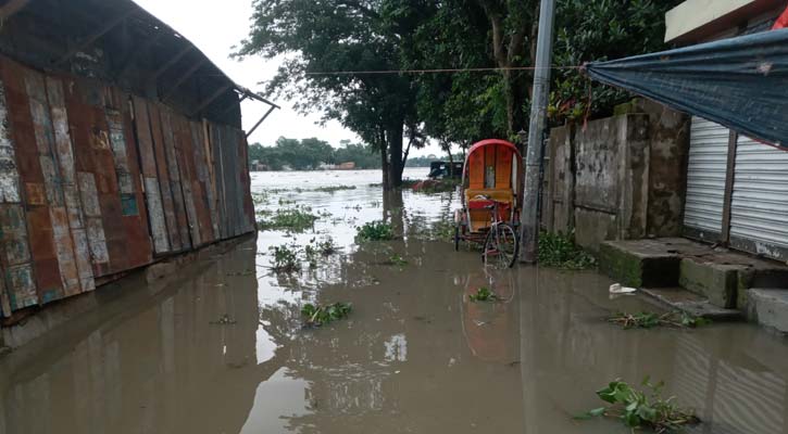 সুনামগঞ্জে বেড়েছে সুরমার পানি