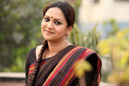 নয় মাস পর ঢাকায় আসছেন রিচি