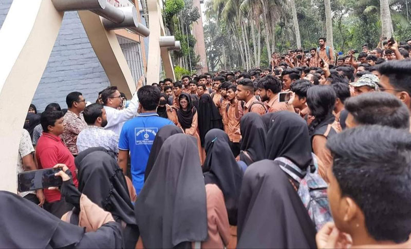 ছাত্রীকে যৌন হয়রানি : বগুড়া পলিটেকনিকের চিফ ইনস্ট্রাক্টর বদলি