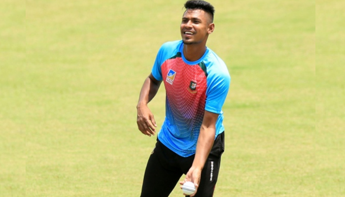 রোডস চিন্তিত নন মুস্তাফিজকে নিয়ে 