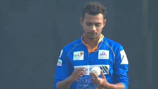 কুমিল্লাকে ১৮০ রানের টার্গেট দিয়েছে খুলনা