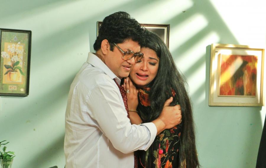 ধর্ষণ ও খুনের মামলা থেকে খালাস পেয়ে মিষ্টি বিতরণ!