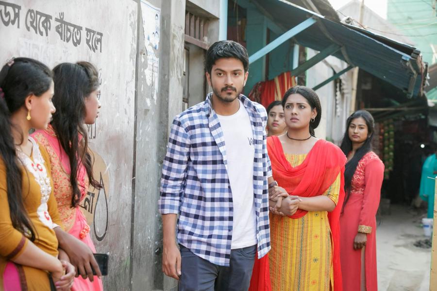 ১৩ সেপ্টেম্বর ইয়াশ-তিশার প্রথম ছবি মুক্তি পাচ্ছে 