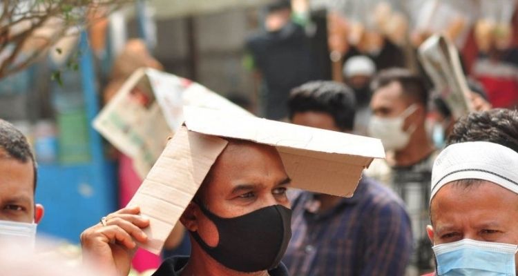 ভয়ঙ্কর ডেল্টা-ওমিক্রন পার হয়ে মৃত্যুহীন বাংলাদেশ