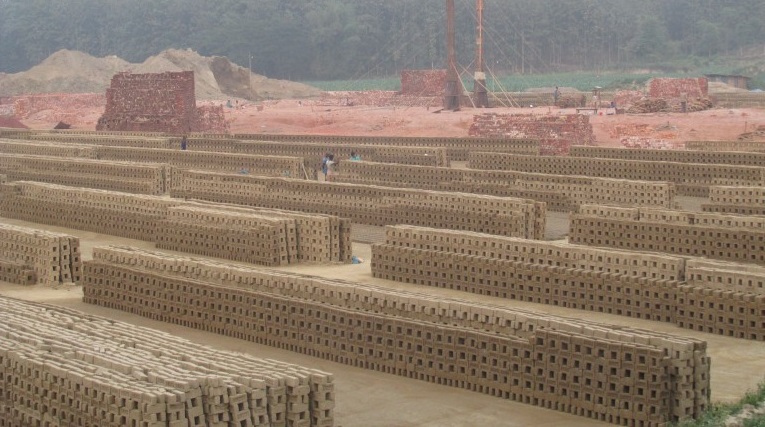 পঞ্চগড়ে অনুমোদনহীন ইট ভাটার ছড়াছড়ি