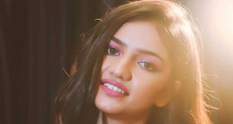 নিজেকে শেষ করে দিচ্ছি' বলে ছয়তলা থেকে লাফ মডেলের!