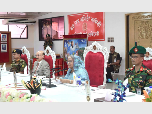 বিশ্বমানের সশস্ত্র বাহিনী গড়ে তুলতে সরকার নিরলসভাবে কাজ করছে : প্রধানমন্ত্রী