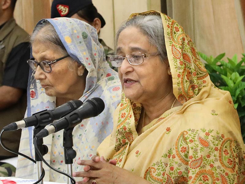 জনসেবার চিন্তা থেকে কাজ করলেই দেশকে এগিয়ে নিতে পারবেন