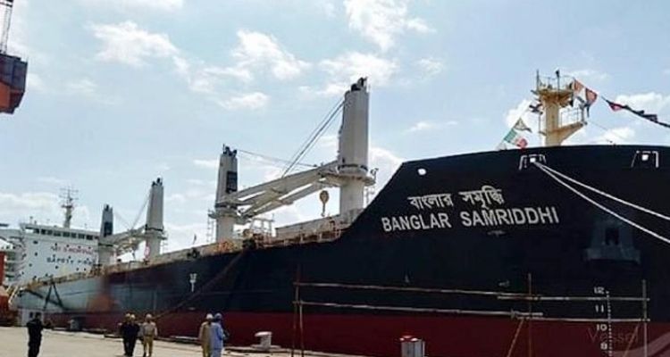  জাহাজে আটকে পড়া ২৮ নাবিক উদ্ধার