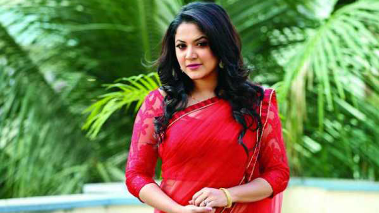 হ্যাকারদের দখলে ঊর্মিলার ফেসবুক আইডি