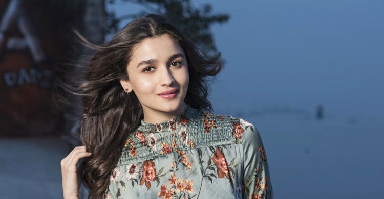 হঠাৎ অসুস্থ আলিয়া