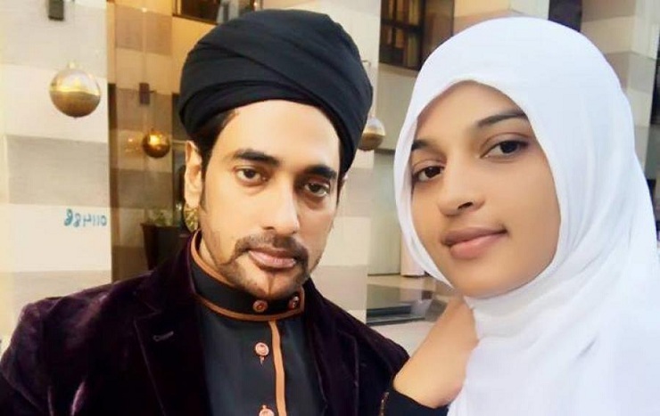 বর্ষাকে নিয়ে ইরানে ঈদ করছেন অনন্ত জলিল