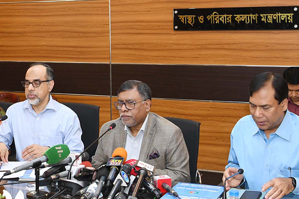 ২ জুলাইয়ের মধ্যে সব ফার্মেসি থেকে মেয়াদোত্তীর্ণ ওষুধ সরাতে হবে : স্বাস্থ্যমন্ত্রী