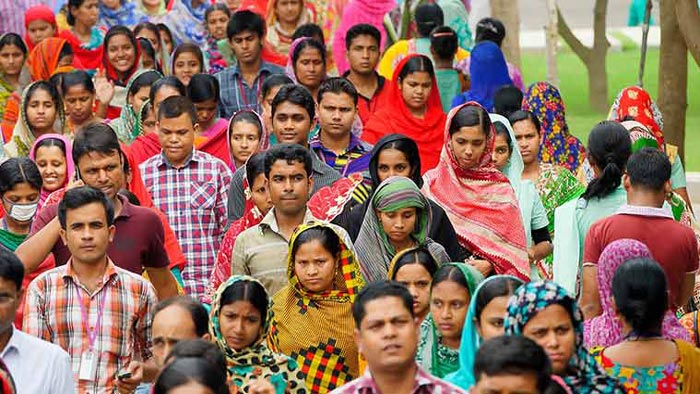 বাংলাদেশের মানুষের গড় আয়ু বেড়ে ৭২.৬ বছর