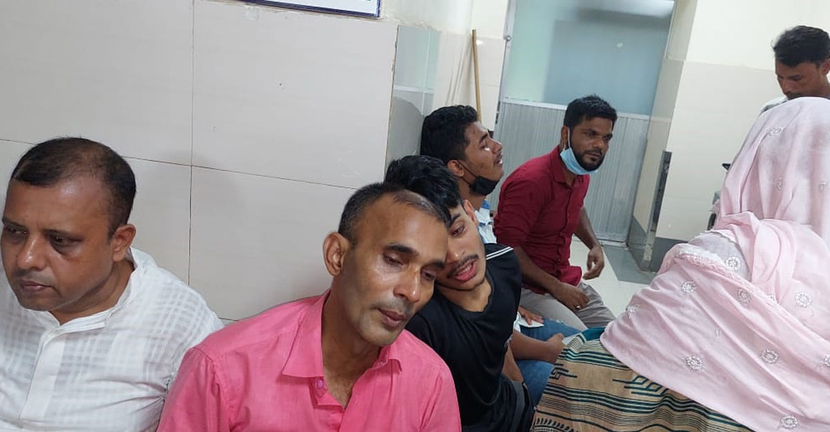 ট্রেন দুর্ঘটনায় নিহতদের বাড়ি হাটহাজারীতে
