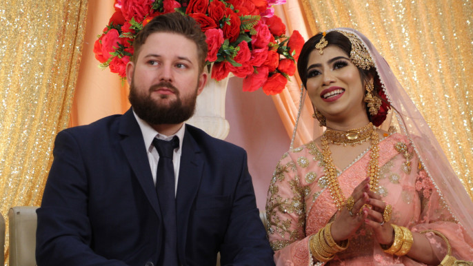 প্রেমের টানে ব্রিটিশ তরুণ  ছুটে এলেন বাংলাদেশ!