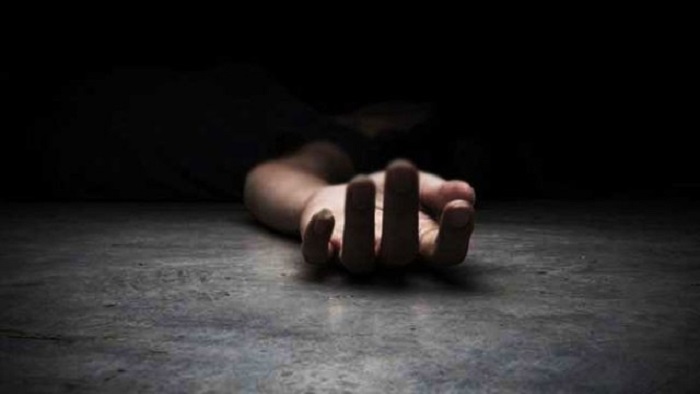 মানিকগঞ্জে নিজ ঘর থেকে মা-ছেলের লাশ উদ্ধার