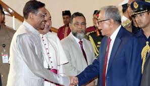 মোদীর শপথ অনুষ্ঠানে যোগ দিতে ভারত গেলেন রাষ্ট্রপতি