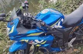 বাবার মোটরসাইকেল থেকে ছিটকে পড়ে প্রাণ গেল শিশুর